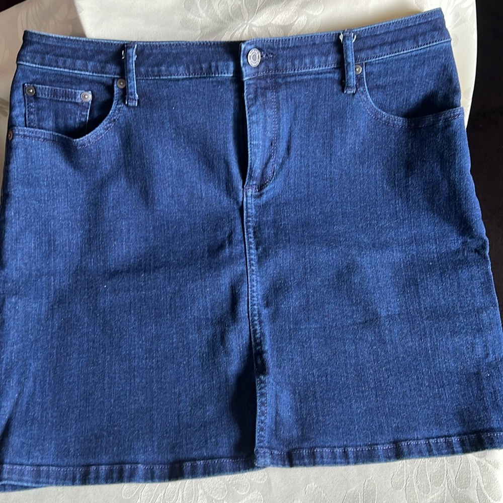 Banana Republic-Size 12  Denim Skirt.